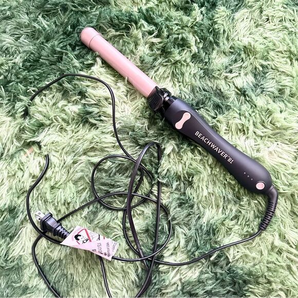 New Beachwaver Black and Pink Curling Iron - Picture 1 of 4